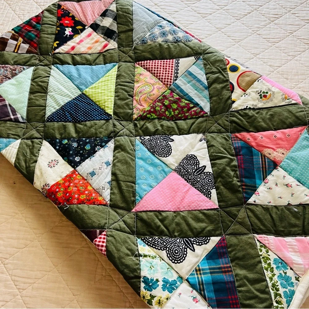 Vintage Handmade Patchwork Quilt 65” x 80” – Multicolor Triangle Blocks Full.